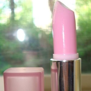 Discontinued Maybelline porcelain pink lipstick